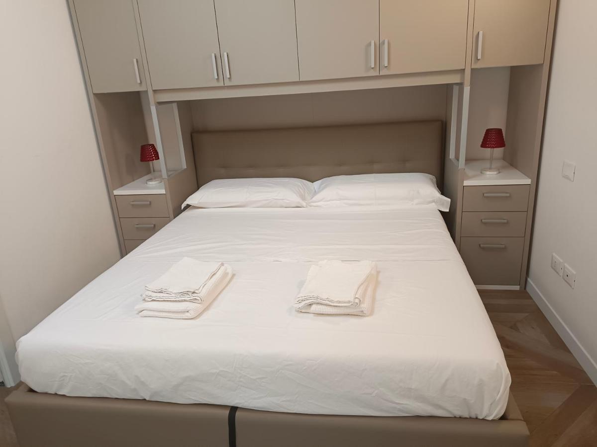 Luminoso Bilocale Zona Tibaldi Bocconi Apartment Milano Ngoại thất bức ảnh