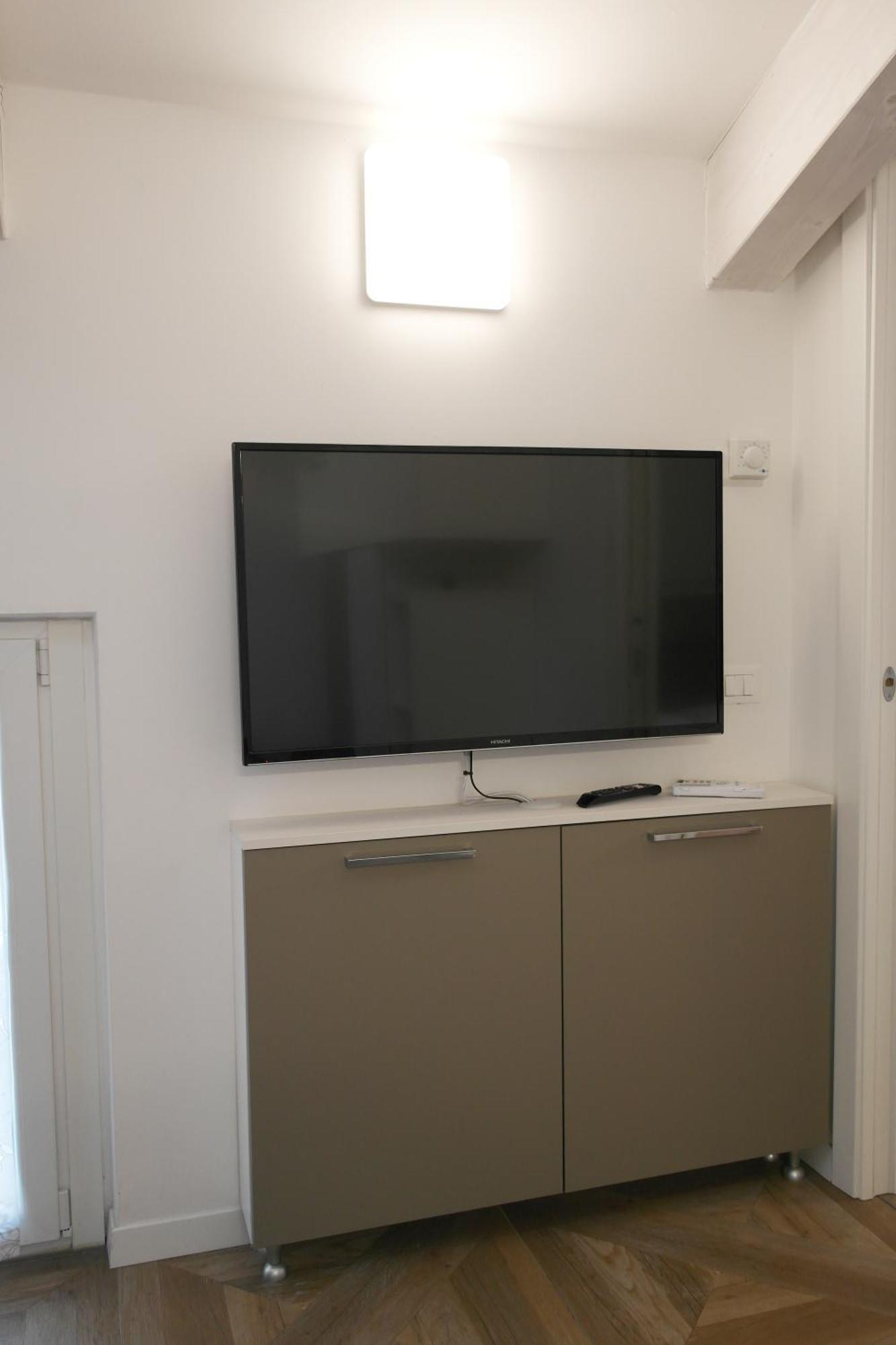 Luminoso Bilocale Zona Tibaldi Bocconi Apartment Milano Ngoại thất bức ảnh