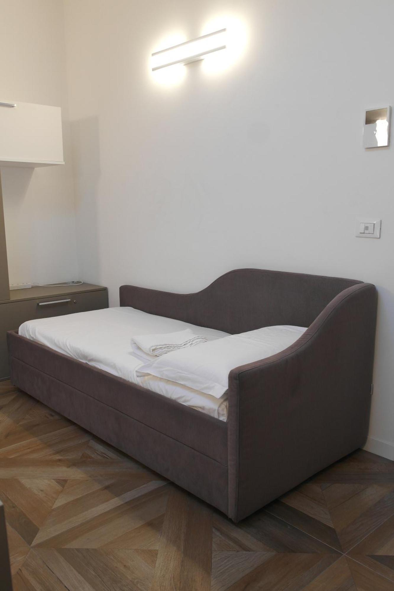 Luminoso Bilocale Zona Tibaldi Bocconi Apartment Milano Ngoại thất bức ảnh