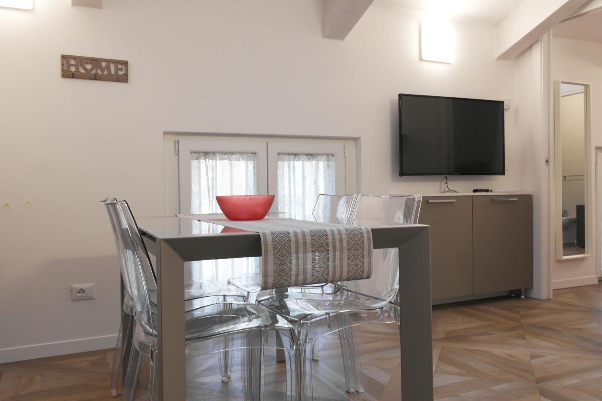 Luminoso Bilocale Zona Tibaldi Bocconi Apartment Milano Ngoại thất bức ảnh