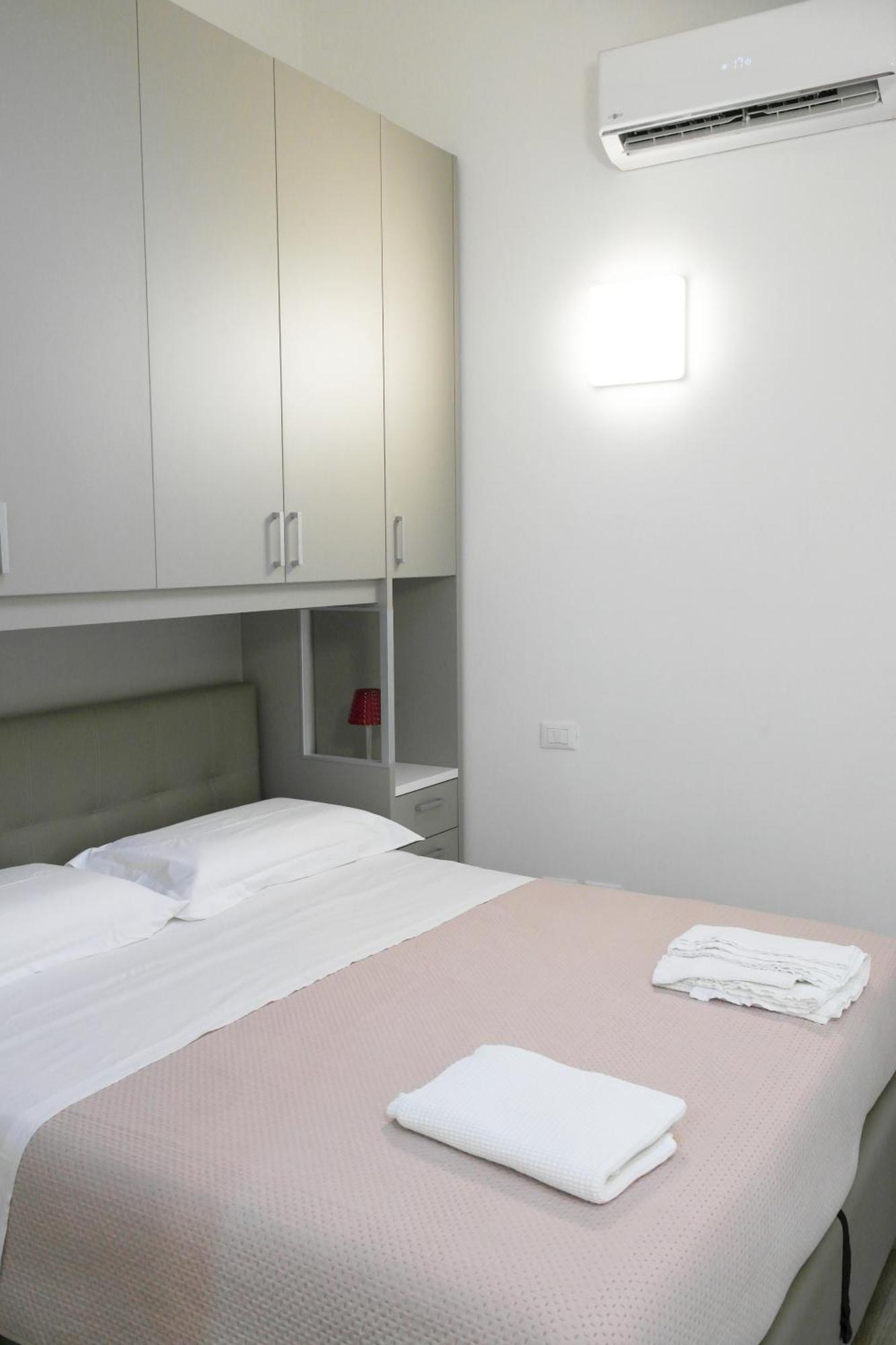 Luminoso Bilocale Zona Tibaldi Bocconi Apartment Milano Ngoại thất bức ảnh